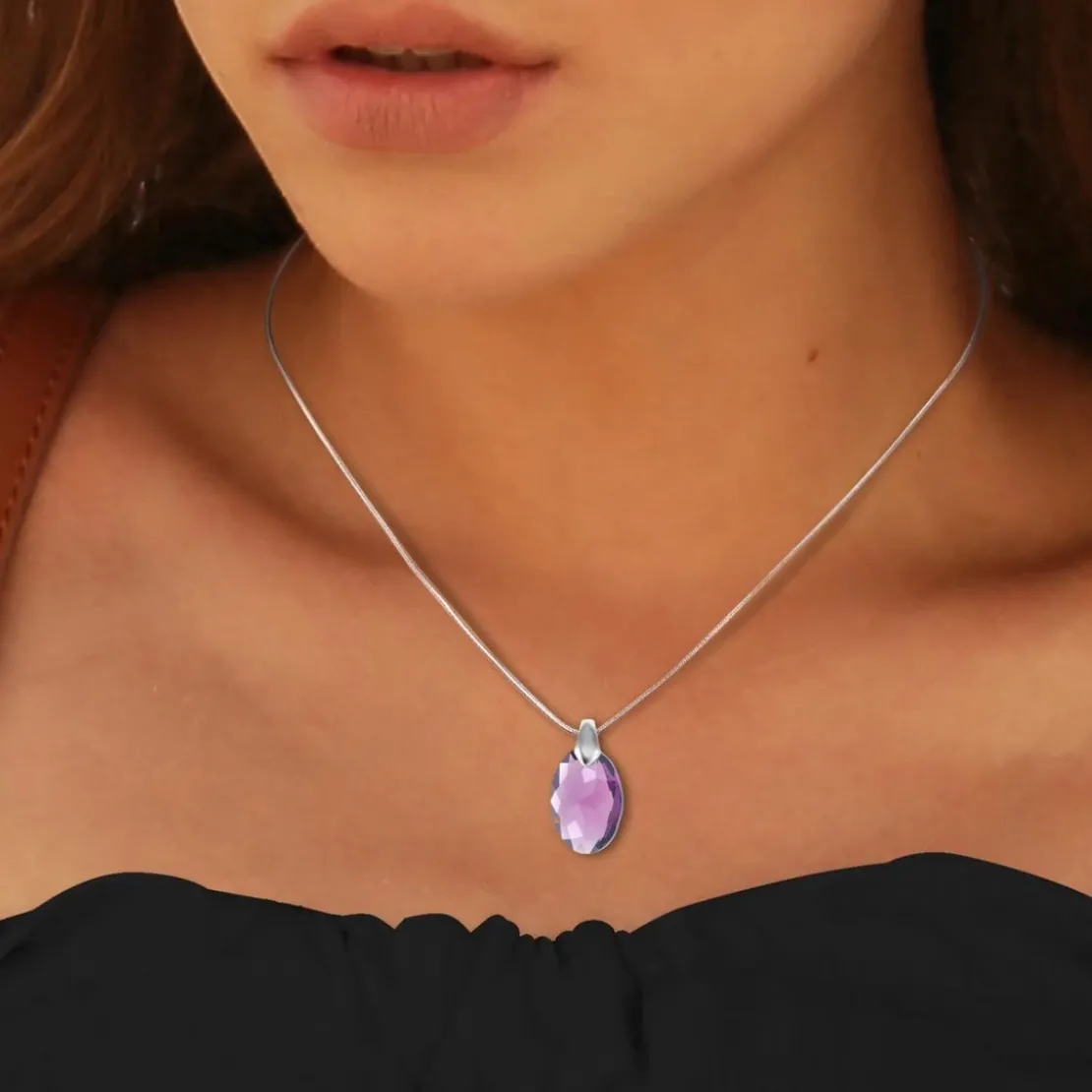 So Charm BijouxCollier par So Charm® et ses trois pendentifs So Charm® ornée de cristaux Swarovski® 6435-16-SINI+6438-16-AMET+6735-26-CRYS
