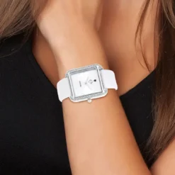 So Charm MontresMontre Marwa blanche ornée d'un véritable diamant noir et de 72 Cristaux scintillants