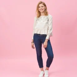 3 SUISSESBlouse manches longues détails broderie et bas volanté 3 Suisses femme - Beige en coton