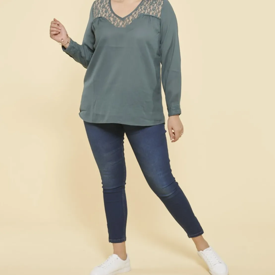 3 SUISSESBlouse manches longues col V et poignets avec dentelle grandes tailles femme - Vert Bouteille