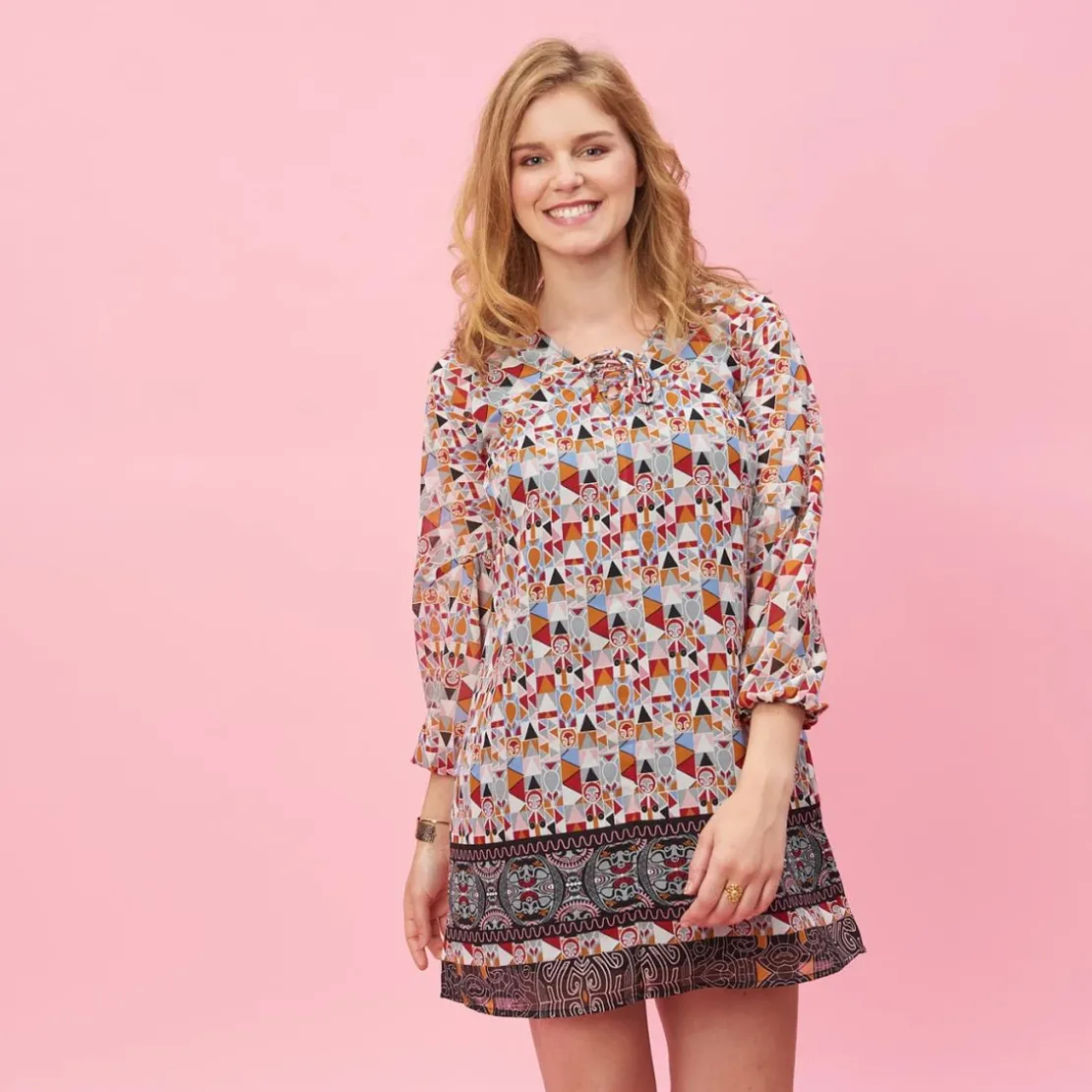 3 SUISSESRobe courte imprimée col V et cordons manches longues élastiquées femme - Imprimé Beige multicolore