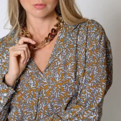 3S. x Le VestiaireBlouse col chemise fluide imprimée Lison moutarde en viscose