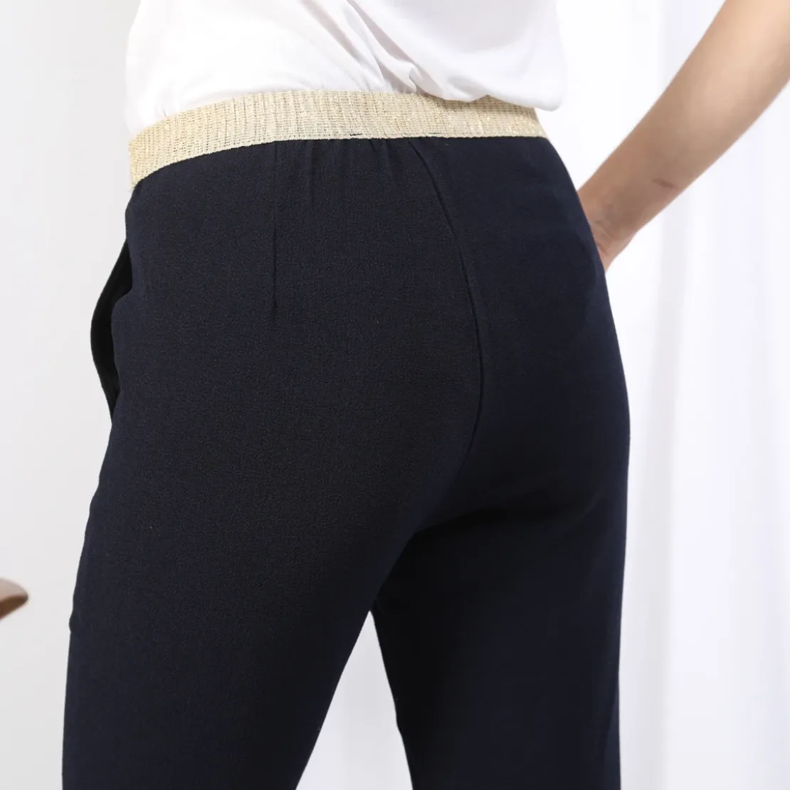 3S. x Le VestiairePantalon fluide marine élastique doré Charly