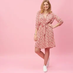 3S. x Le VestiaireRobe chemise ceinturée imprimée rouge en viscose