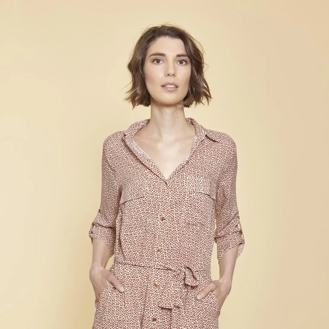 3S. x Le VestiaireRobe chemise ceinturée imprimée rouge en viscose