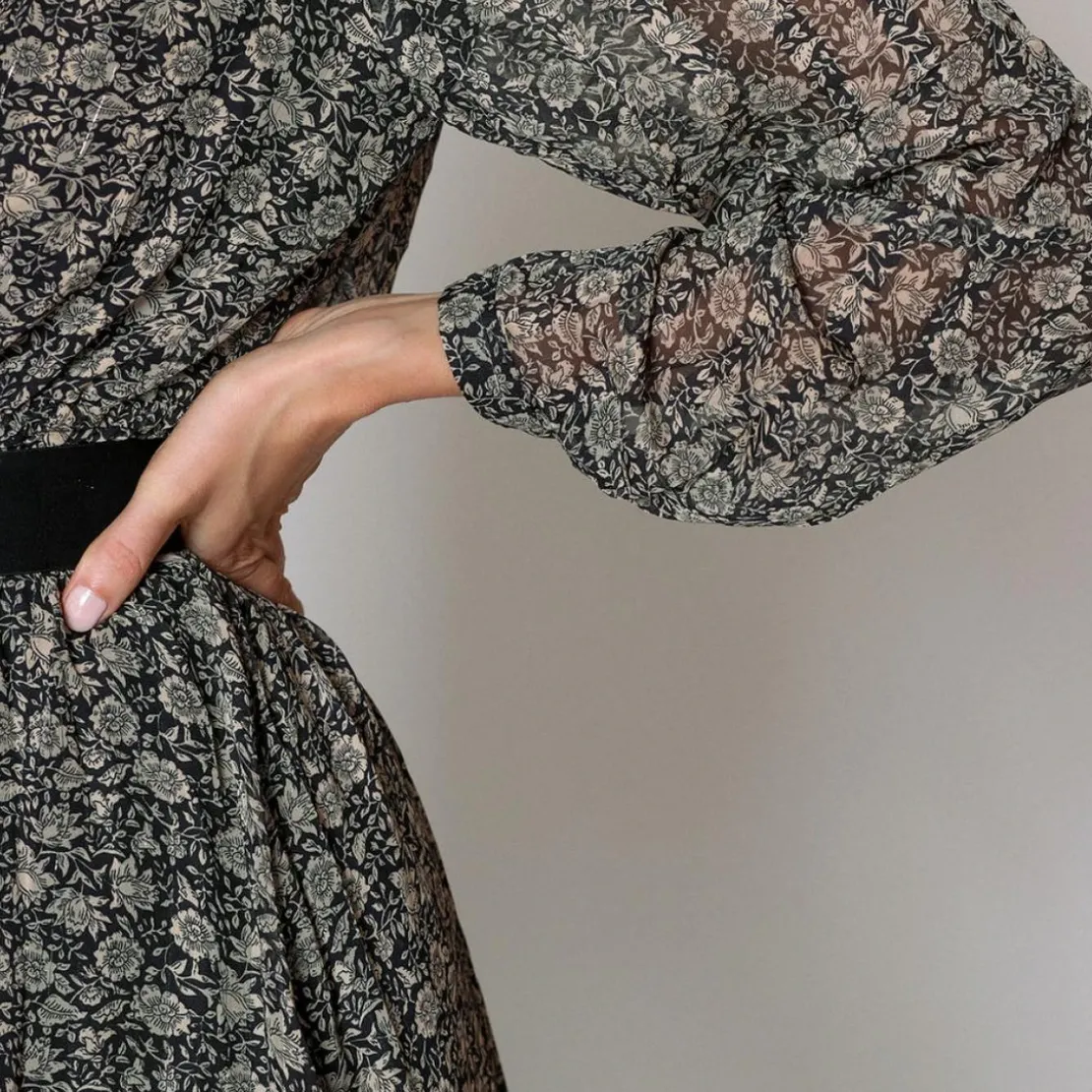 3S. x Le VestiaireRobe courte fleurie Béatrice noir