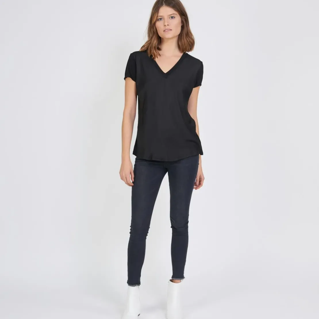3S. x Le VestiaireTee-shirt manches courtes col V Agnès en soie