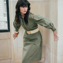 3S. x RééditionRobe manches longues ceinturée en popeline kaki Dali Réédition