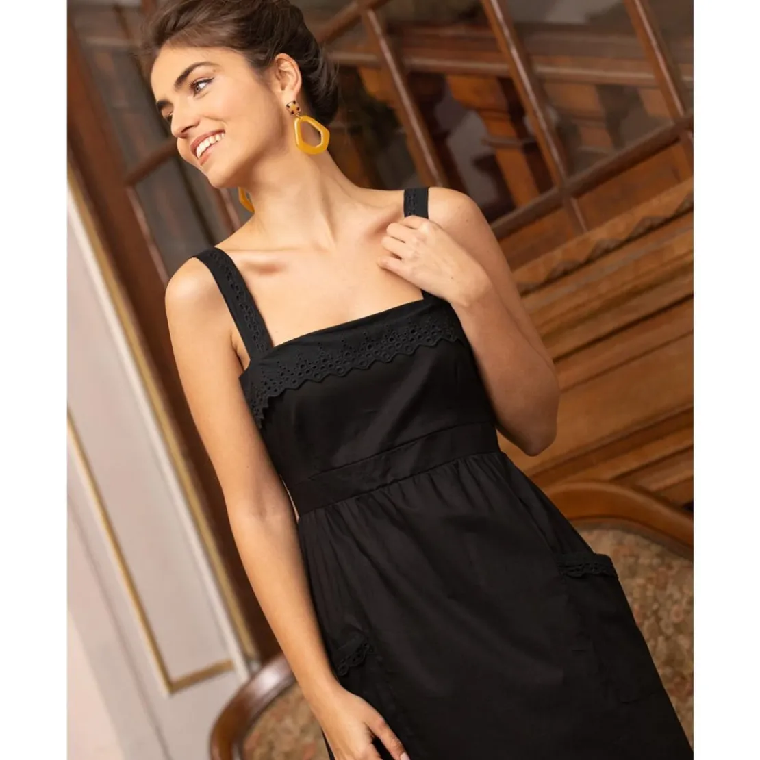 3S. x RééditionRobe midi avec broderie Sandra noir en coton