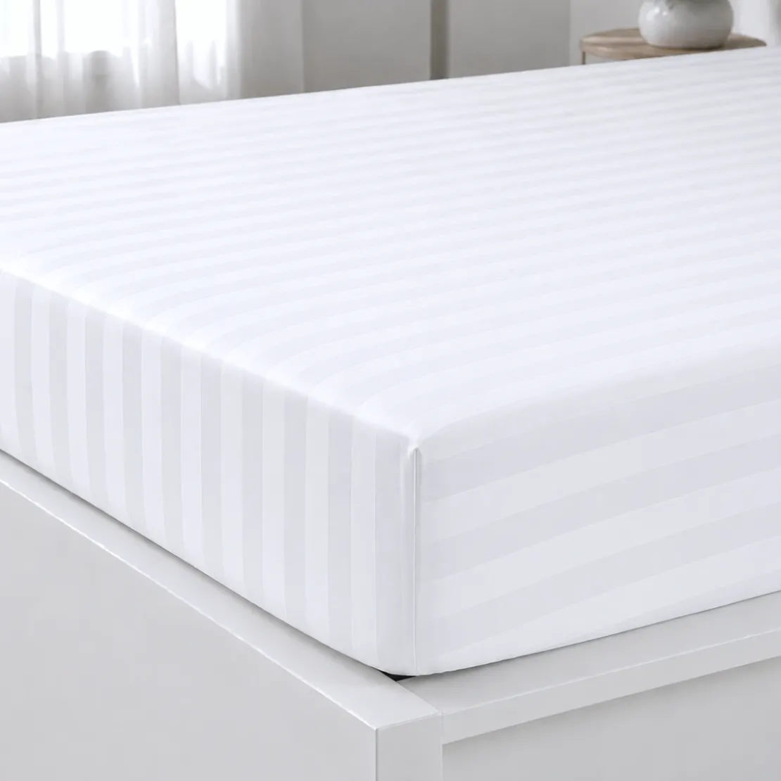 3S. x TertioDrap Housse Grand Bonnet XL Satin De Coton rayé - Blanc