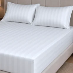 3S. x TertioDrap Housse Grand Bonnet Satin De Coton rayé - Blanc