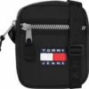 Tommy Hilfiger MaroquinerieSac reporter avec poche zippée noir