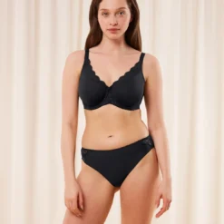 TriumphMinimiseur avec armatures noir- Amourette
