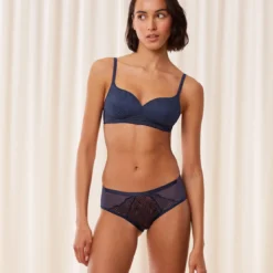 TriumphShorty bleu foncé- Delightful Spotlight