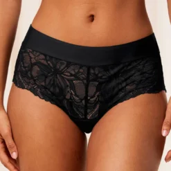 TriumphShorty en dentelle noir- Body Make-Up Illusion Lace