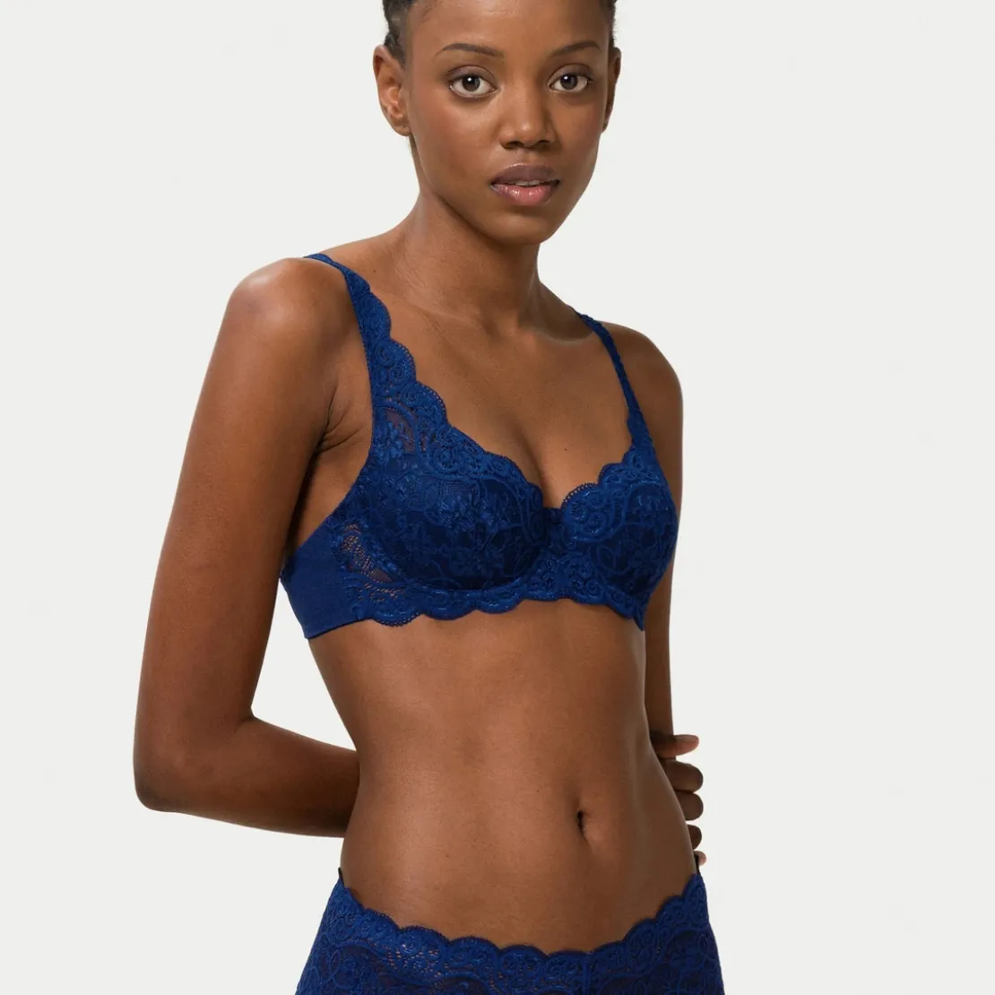 TriumphSoutien-gorge rembourré avec armatures bleu marine- Amourette 300