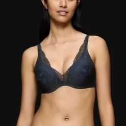 TriumphSoutien-gorge triangle coques en dentelle noir- Body Make-Up Illusion Lace