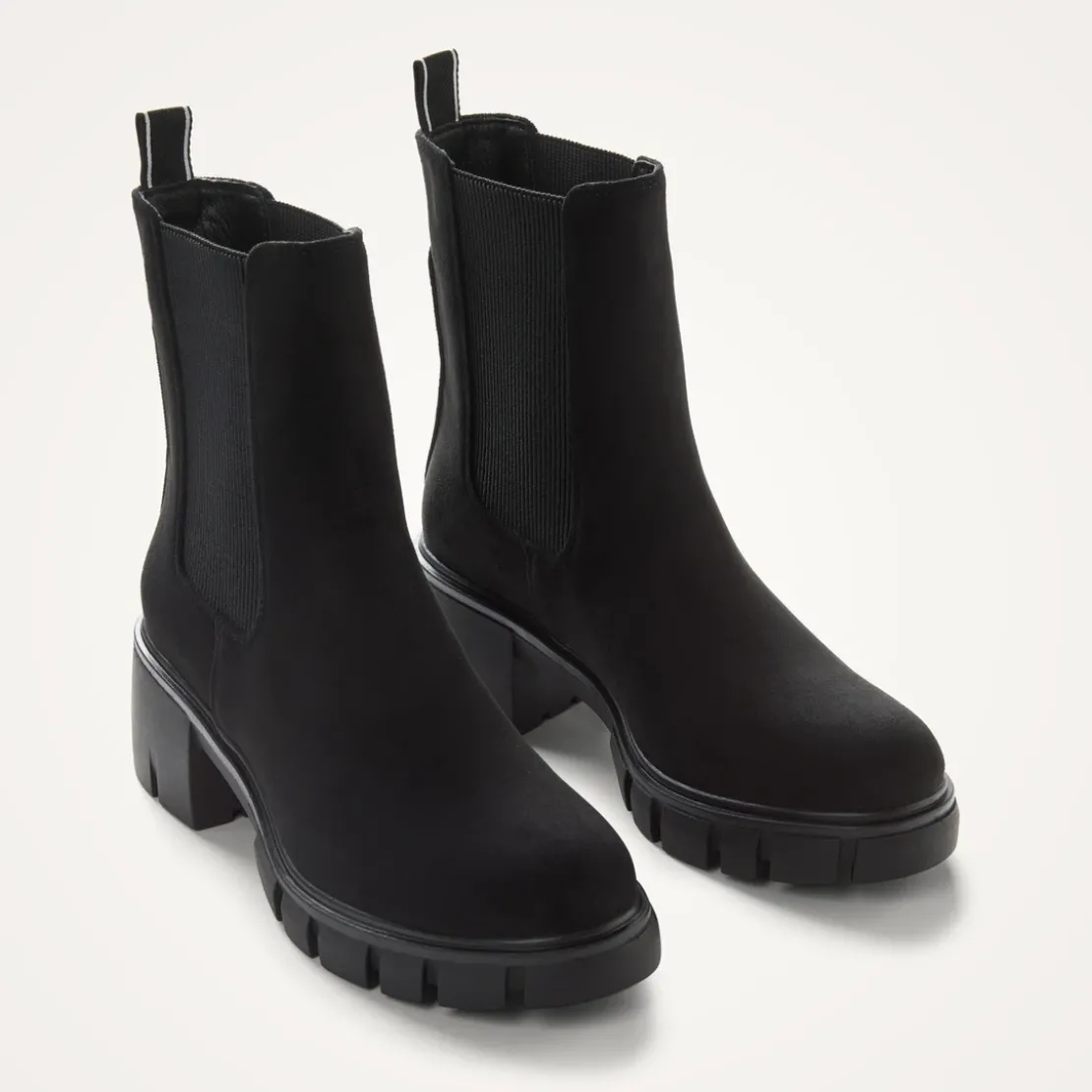 Vanessa WuBottines Chelsea noires à talon cranté