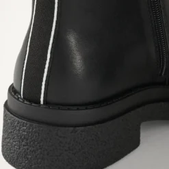 Vanessa WuBottines noires