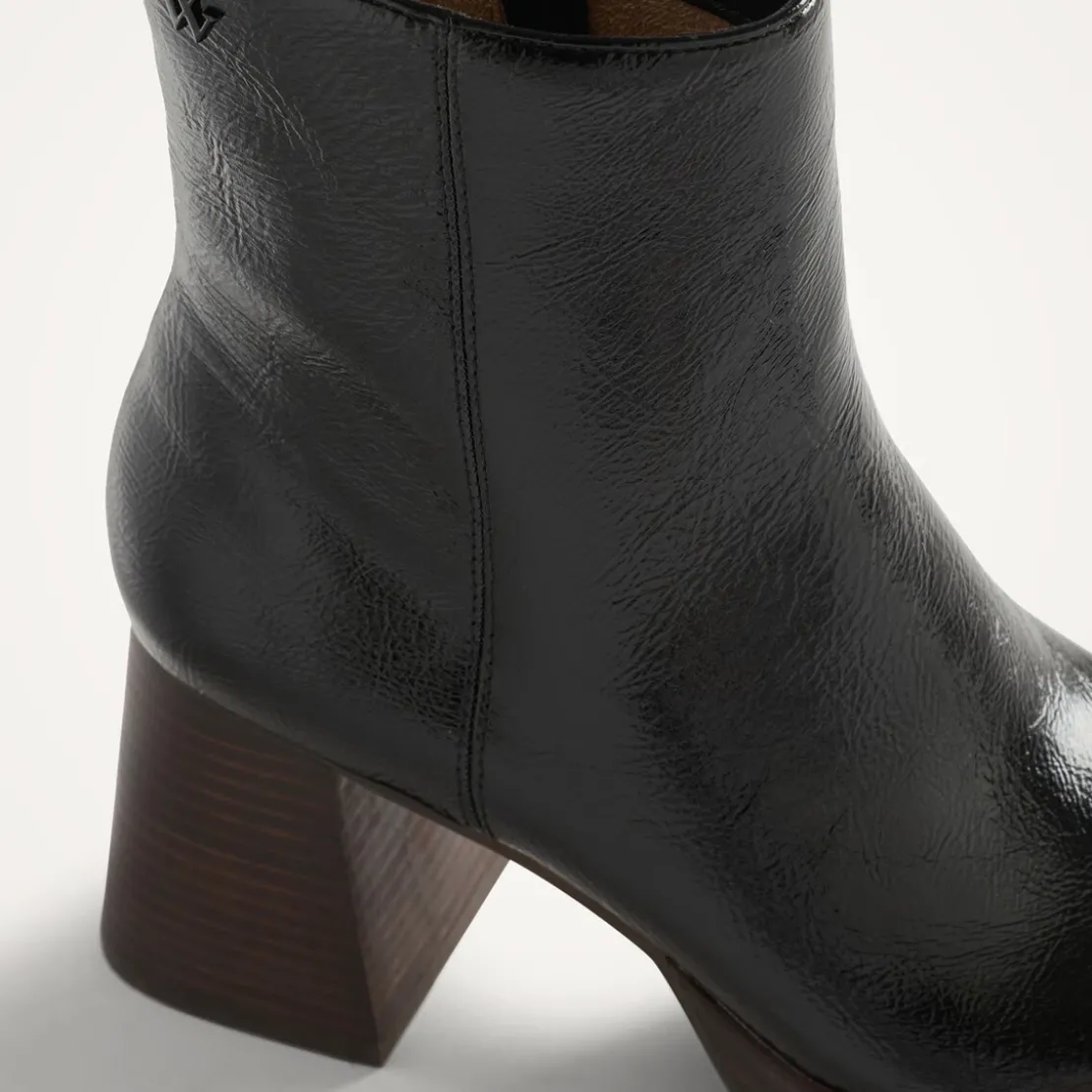 Vanessa WuBottines noires à plateforme et talon bois