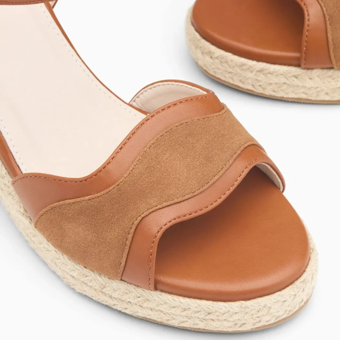 Vanessa WuSandales compensées Luba camel brun