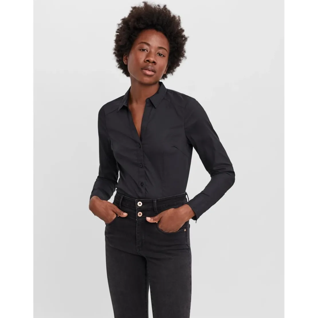 Vero ModaBlouse Col chemise Manches longues Longueur regular noir en coton