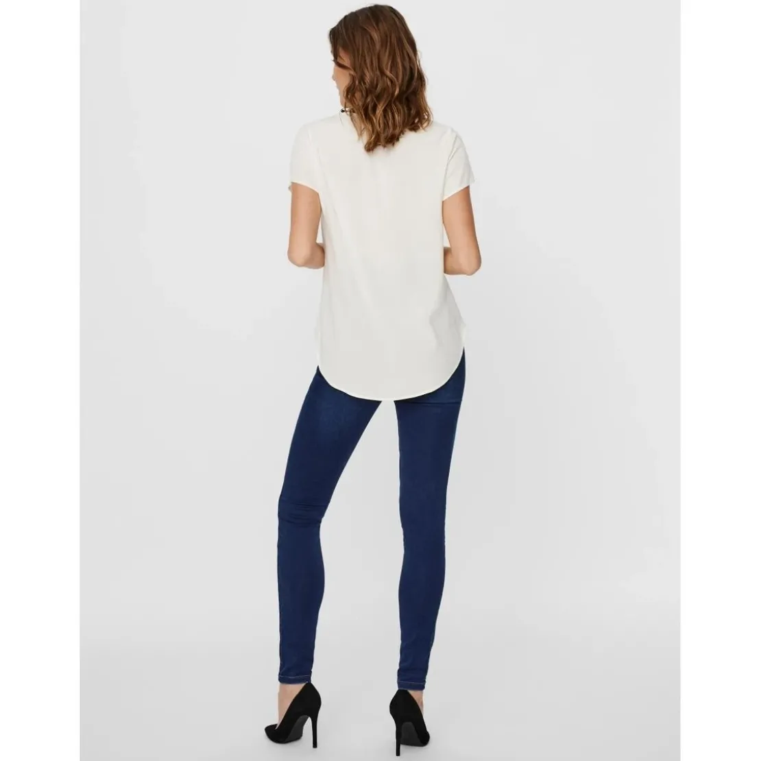 Vero ModaBlouse Regular Fit Col rond Manches courtes Longueur regular blanc en viscose