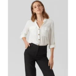 Vero ModaChemise Regular Fit Col chemise Manches longues Longueur regular blanc en viscose Yas