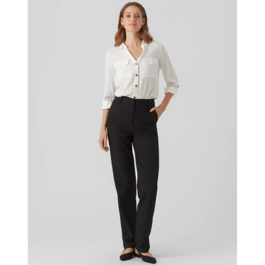 Vero ModaChemise Regular Fit Col chemise Manches longues Longueur regular blanc en viscose Yas