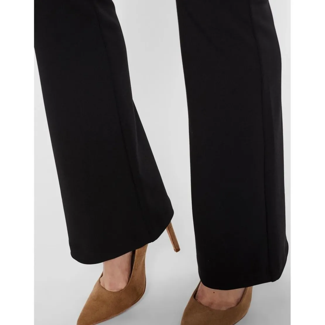 Vero ModaPantalon Flared Fit Taille moyenne noir Eden