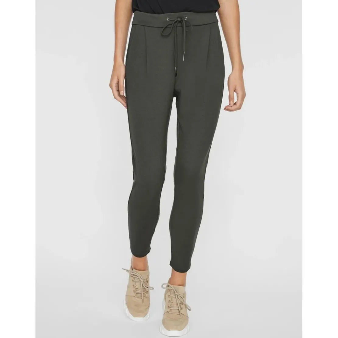 Vero ModaPantalon Loose Fit Taille moyenne vert en viscose Maia