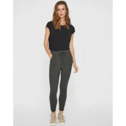 Vero ModaPantalon Loose Fit Taille moyenne vert en viscose Maia