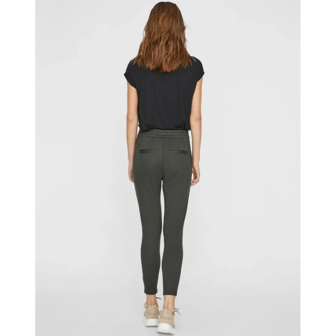 Vero ModaPantalon Loose Fit Taille moyenne vert en viscose Maia