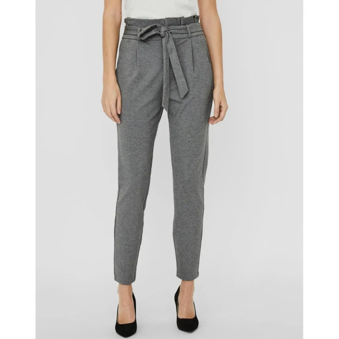 Vero ModaPantalon paperbag Loose Fit Taille haute Pleine longueur gris en viscose