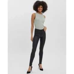 Vero ModaPantalon slim noir en viscose