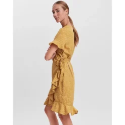 Vero ModaRobe courte Regular Fit Imprimé all over Col en V Manches 2/4 jaune