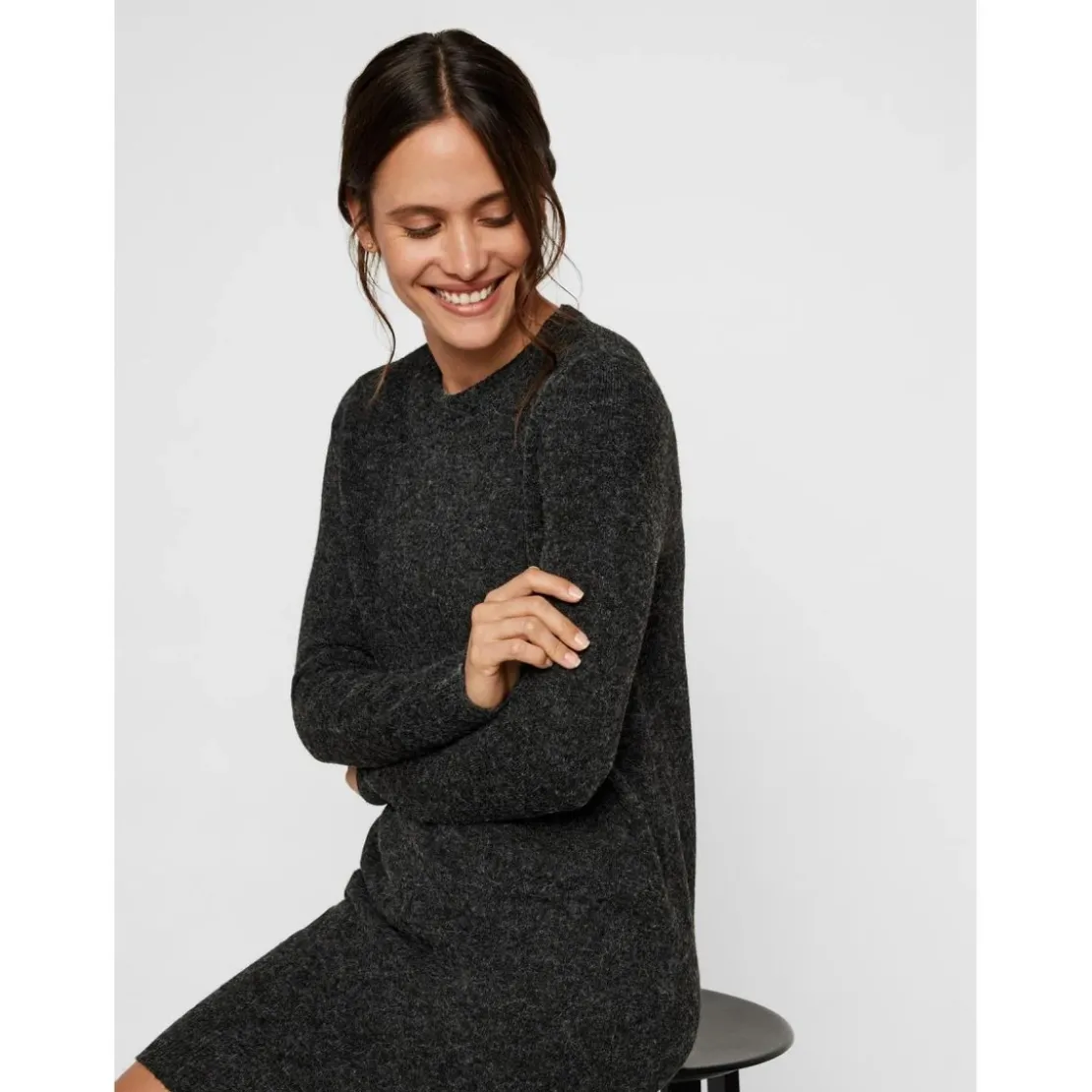 Vero ModaRobe en maille Relaxed Fit Col rond Manches longues Au-dessus du genou noir