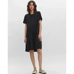 Vero ModaRobe Relaxed Fit Col rond Manches 3/4 Au-dessus du genou noir en coton modal