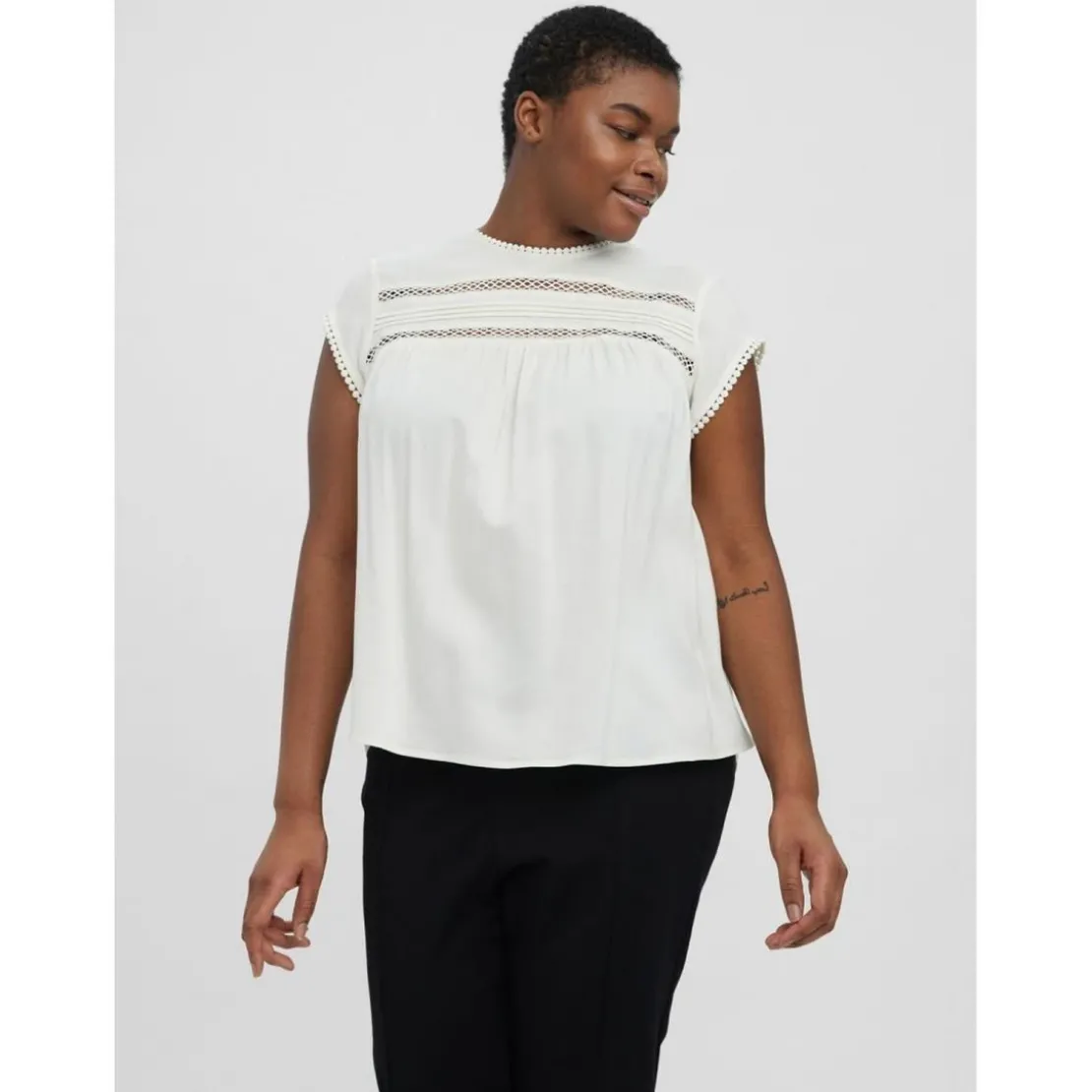 Vero ModaTee-shirt regular fit col carré blanc