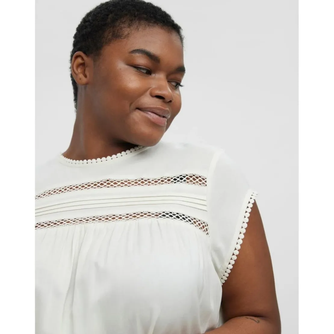 Vero ModaTee-shirt regular fit col carré blanc