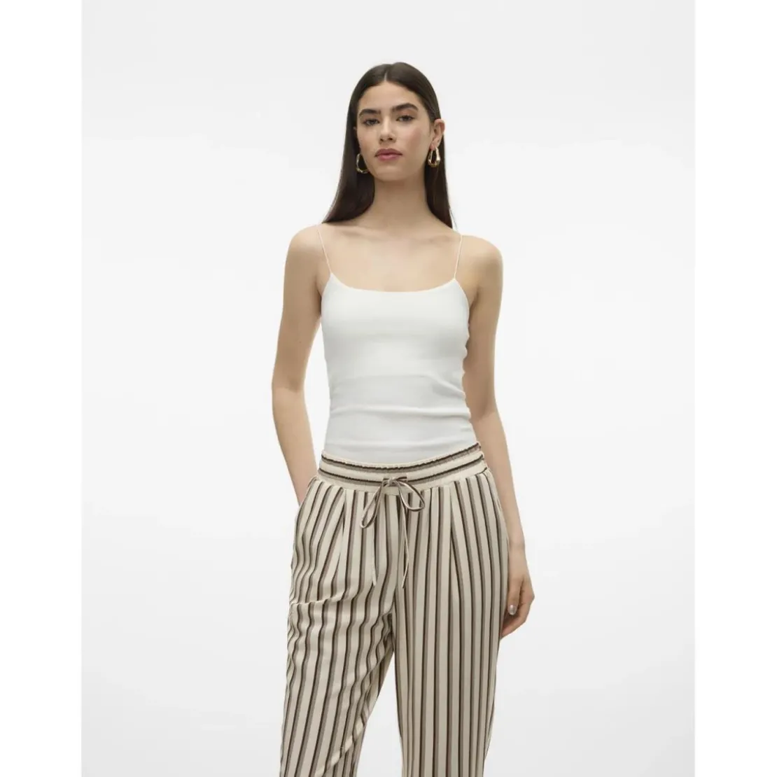 Vero ModaTop court col rond sans manches blanc en coton Ida