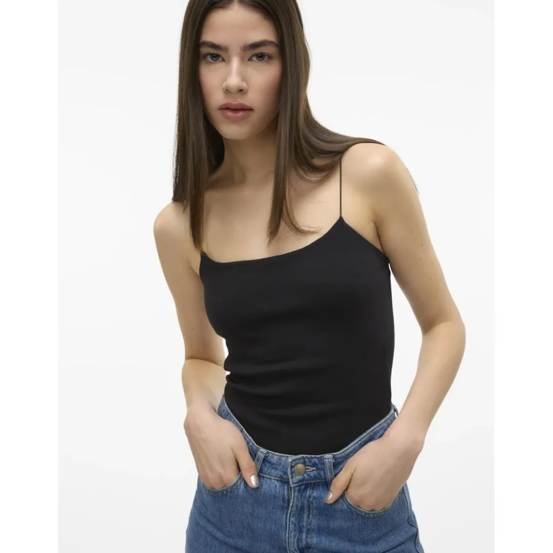 Vero ModaTop court col rond sans manches noir en coton Queen