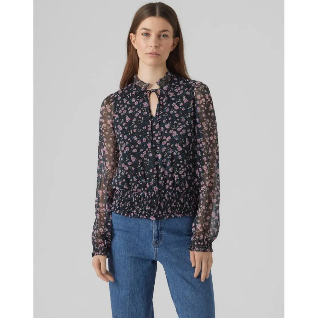 Vero ModaTop Regular Fit Imprimé all over Col en V Manches longues Court noir