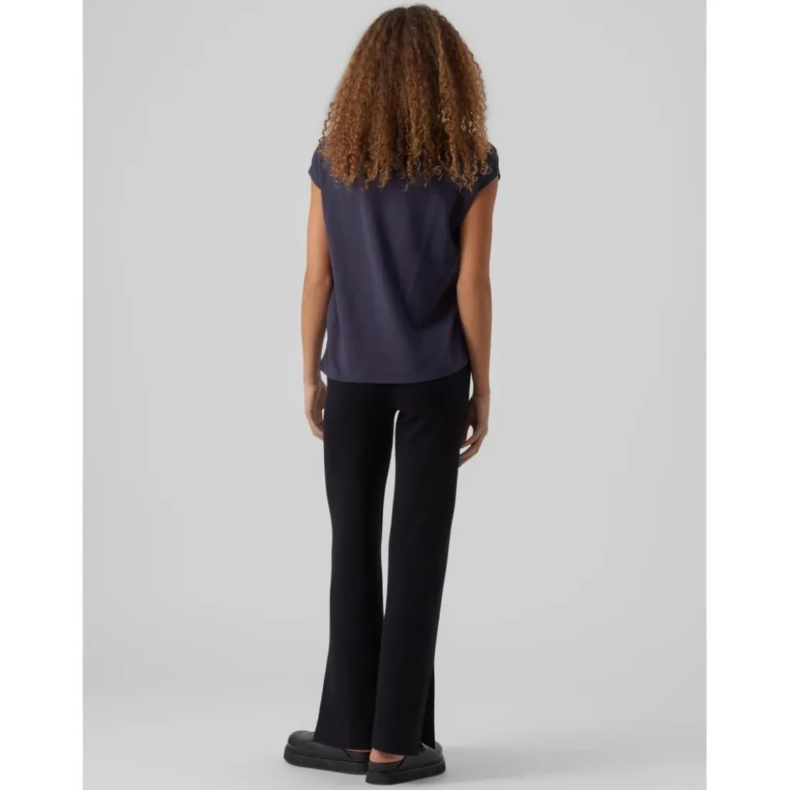 Vero ModaT-shirt Regular Fit Col rond Manches courtes Longueur regular bleu Lina