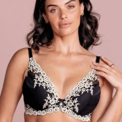 Wacoal lingerieSoutien-gorge plunge armatures noir en nylon- Embrace Lace