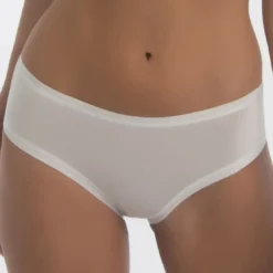 WonderbraShorty ivoire- Ultimate strapless édition limitée